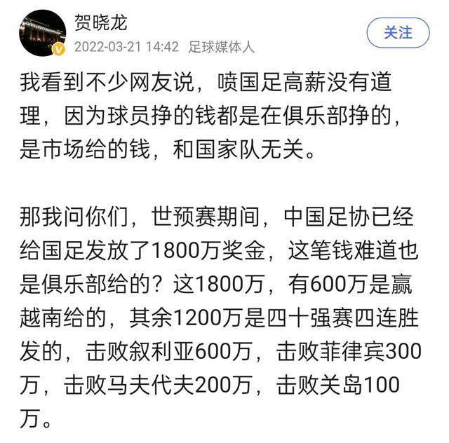 一帮匪贼带着劫来的保险箱到某小镇，迫铁匠韦明辉开箱，韦明辉却逃脱报官。匪帮滥杀村平易近，毒打卖艺汉姚广，三名烈士──陈登，方一飞和马刀闻讯，联手匹敌众匪；饭馆老板娘三娘子风流美艳，色诱匪帮头子，打算来个里应外合。岂料，韦明辉竟误将路上碰到的匪贼带回小镇，令歼敌打算横生枝节。